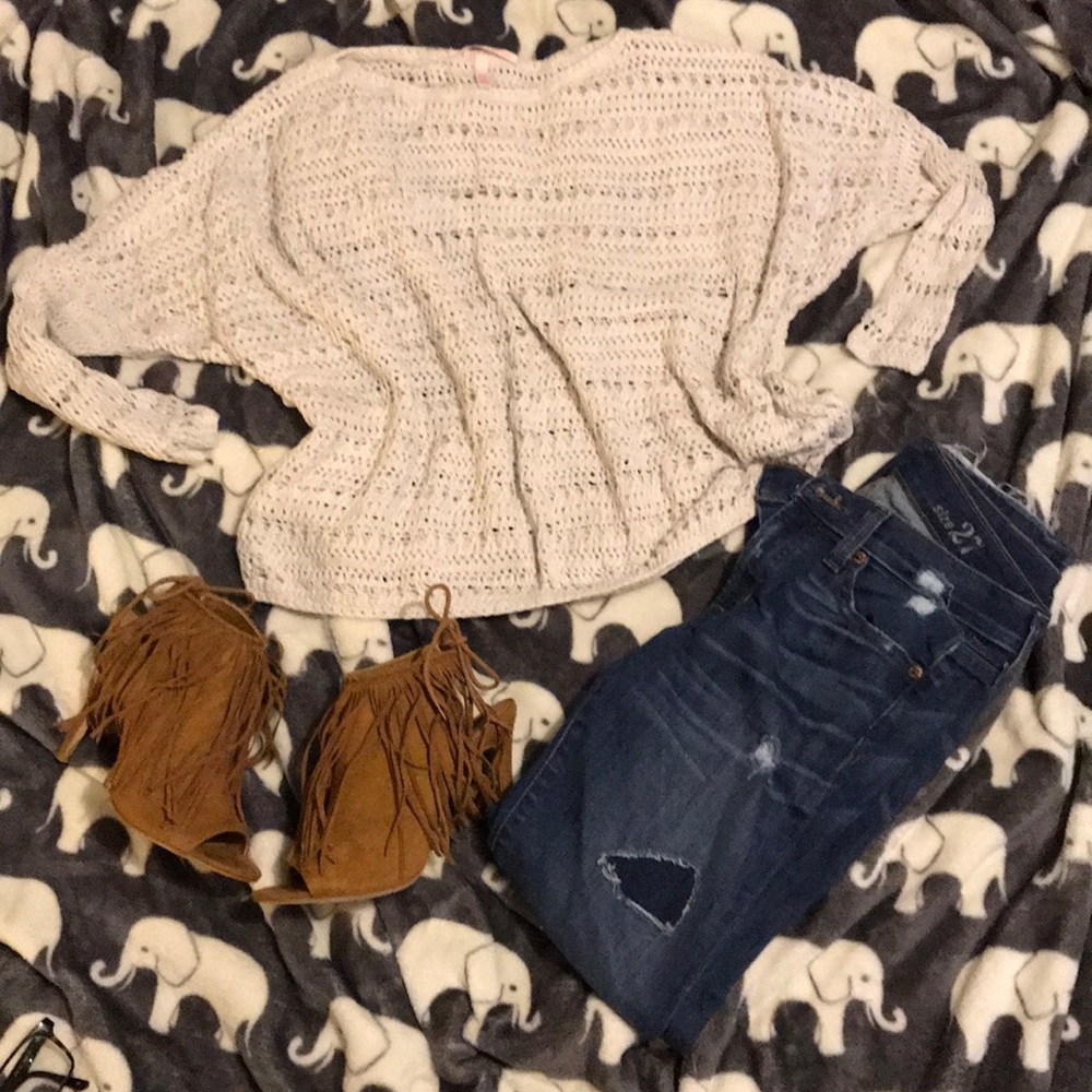 VS loose knit sweater- size M NWOT